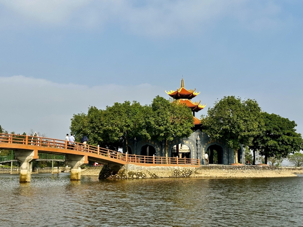 Thưởng ngoạn chùa Đậu trong mùa lễ hội Xuân Giáp Thìn 2024