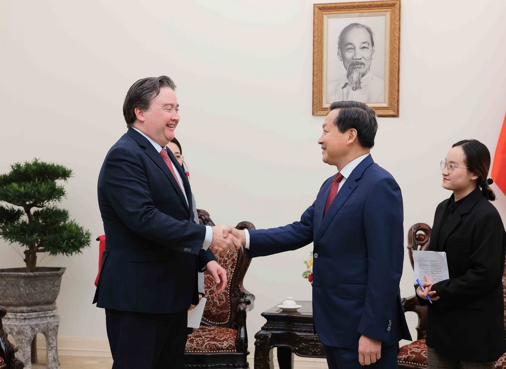 Phó Thủ tướng Lê Minh Khái tiếp Đại sứ đặc mệnh toàn quyền Hợp chúng quốc Hoa Kỳ tại Việt Nam Marc Knapper. (Ảnh: An Đăng/TTXVN)