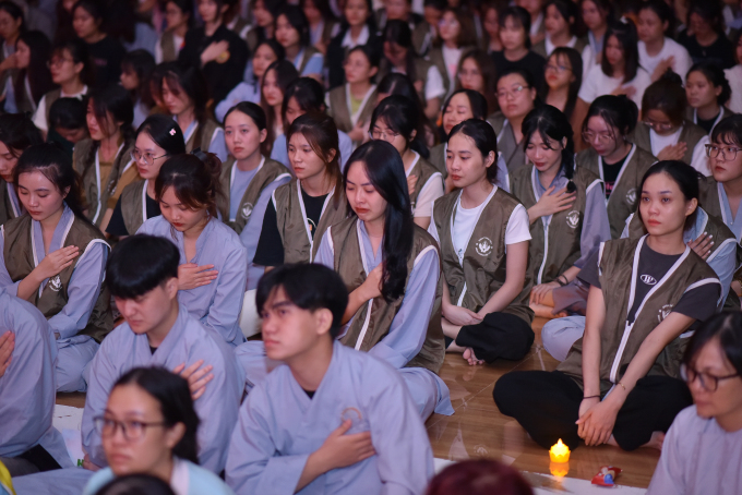 Các bạn trẻ tham dự khóa tu kỳ 14 tại một ngôi chùa ở Bắc Ninh, tháng 9/2023. Ảnh: Sinh viên sống không hối tiếc
