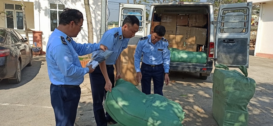 Lạng Sơn: Phát hiện gần 1.400 sản phẩm nhập lậu không rõ nguồn gốc xuất xứ